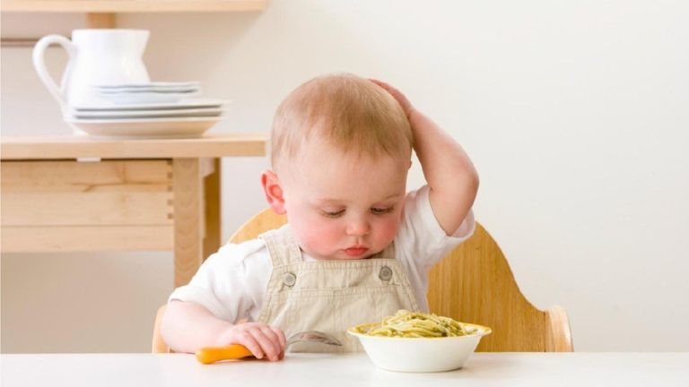 Con biếng ăn do đâu và một số biện pháp khắc phục